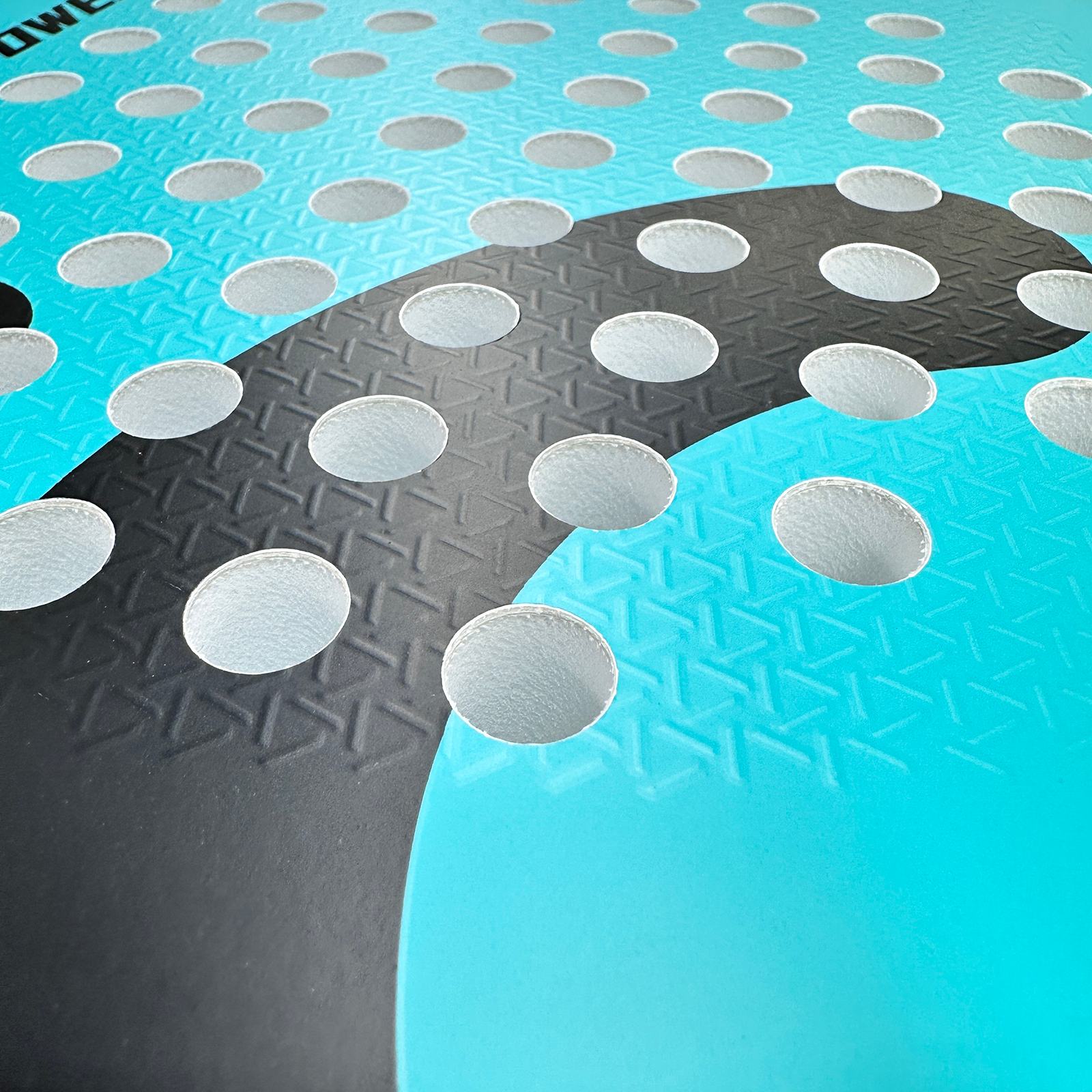 Comfortable handle and grip of Halcyos carbon padel racket EVA memory core in Qatar