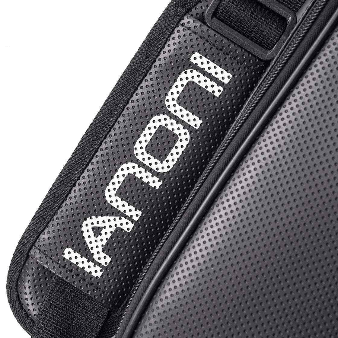 Ergonomic handle and strap on Halcyos premium leather padel racket bag