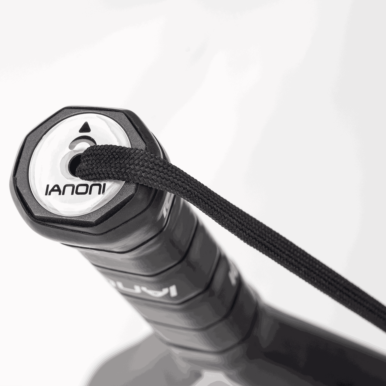 Halcyos IANONI Super Power carbon padel racket used on court in Qatar